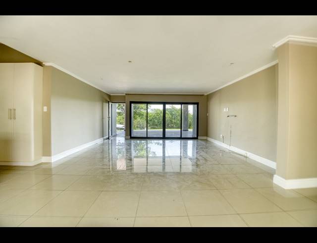 4 BEDROOM HOUSE FOR SALE IN PALM LAKES ESTATE